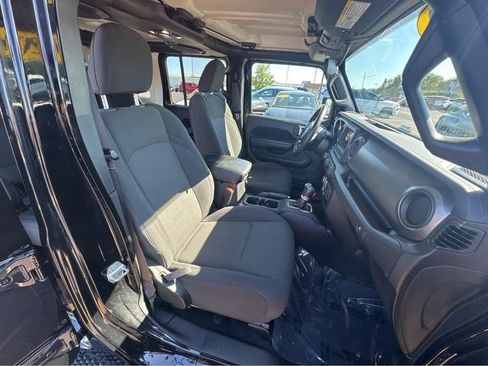 Used 2022 Jeep Wrangler Unlimited Sport AWD/4WD image 32