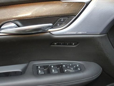Used 2022 Cadillac XT6 Premium Luxury w/ Platinum Package AWD/4WD image 20