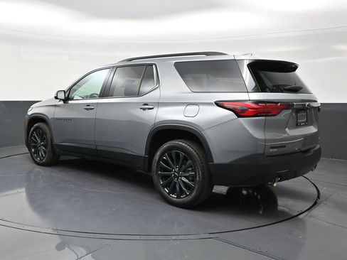 Used 2024 Chevrolet Traverse RS image 3