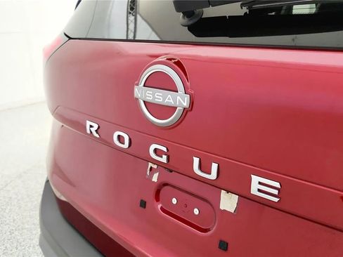 Used 2023 Nissan Rogue SV FWD image 16