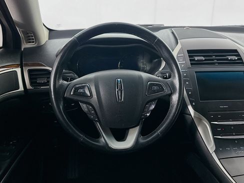 Used 2016 Lincoln MKZ FWD image 18