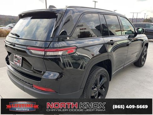 New 2025 Jeep Grand Cherokee Altitude image 21