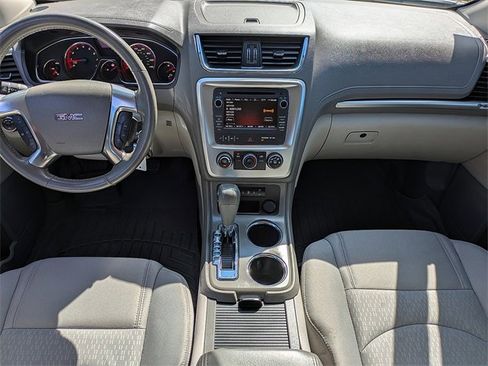 Used 2014 GMC Acadia SLE image 16