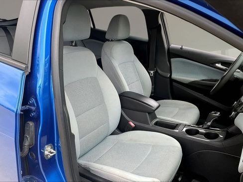Used 2019 Chevrolet Cruze LT w/ Convenience Package FWD image 28