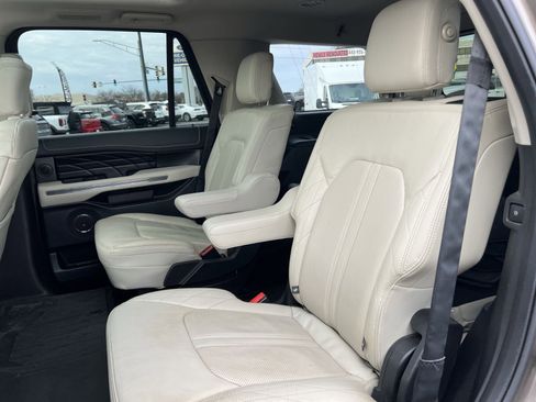 Used 2018 Ford Expedition Platinum image 25