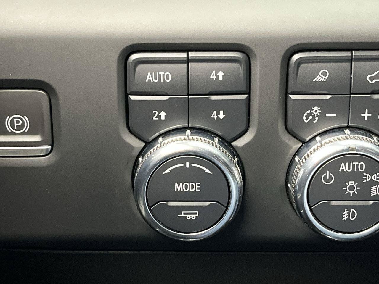 Used 2024 GMC Sierra 2500 AT4X AWD/4WD image 18