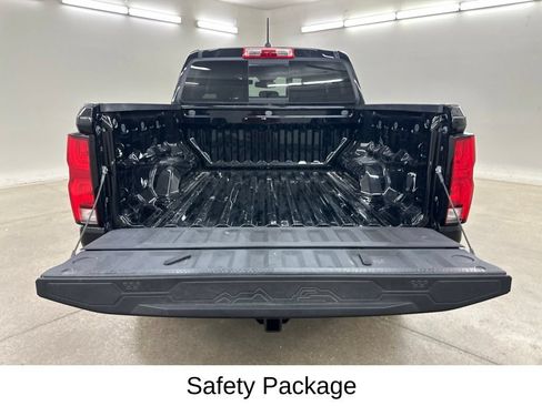Used 2023 Chevrolet Colorado Z71 w/ Z71 Convenience Package 2 AWD/4WD image 19