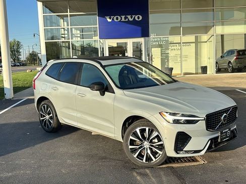 Certified 2024 Volvo XC60 B5 Plus AWD/4WD image 2
