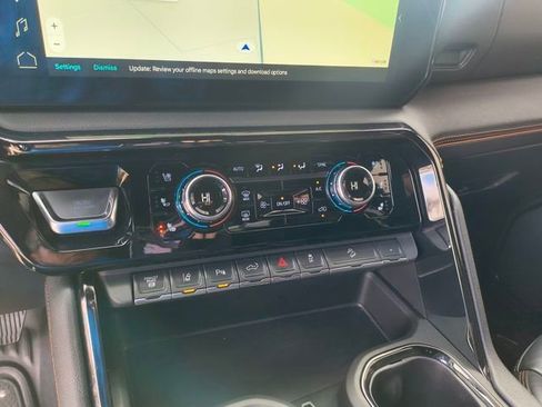 Used 2024 GMC Sierra 2500 AT4 w/ AT4 Premium Plus Package image 22