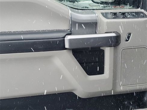 Used 2021 Ford F250 XLT w/ XLT Premium Package image 24