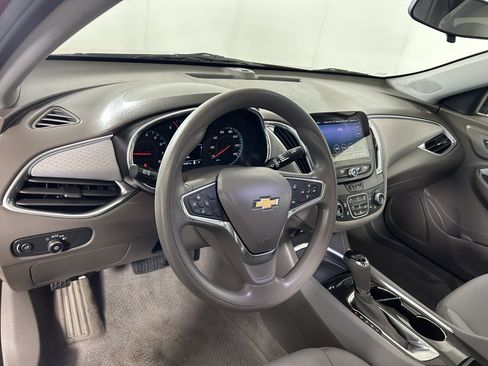 Used 2020 Chevrolet Malibu LT FWD image 9