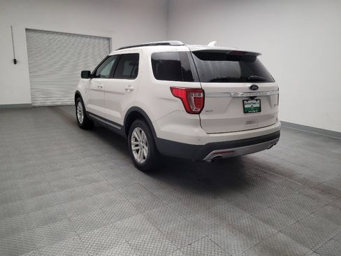 Used 2017 Ford Explorer XLT w/ Equipment Group 202A image 5