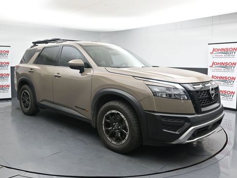 Used 2024 Nissan Pathfinder Rock Creek AWD/4WD image 2