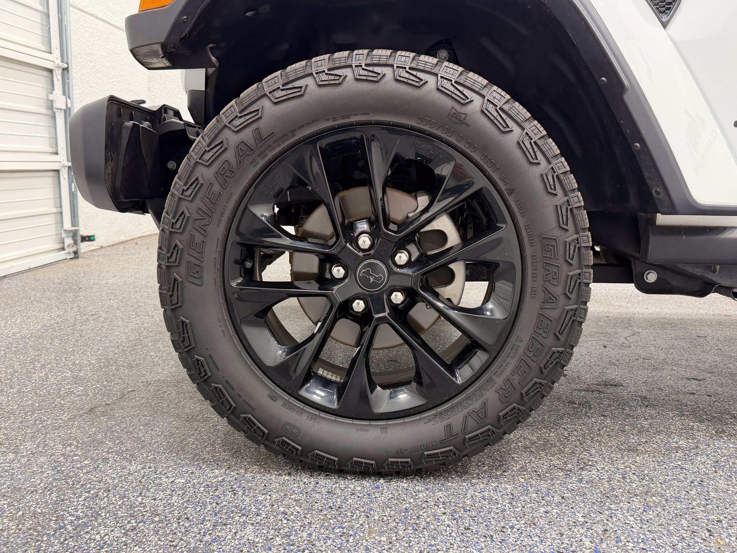 Used 2025 Jeep Gladiator Sport AWD/4WD image 14