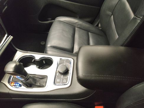 Used 2021 Jeep Grand Cherokee Limited AWD/4WD image 26
