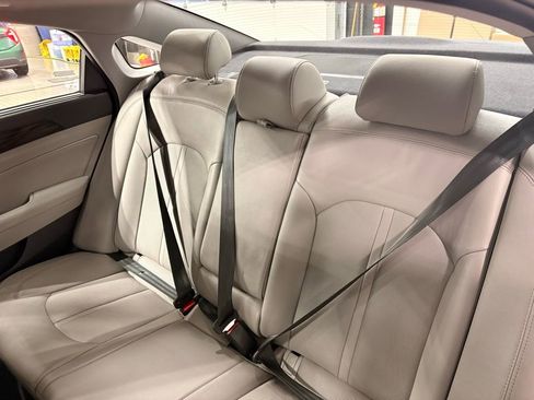 Used 2017 Hyundai Sonata Limited w/ Ultimate Package 04 image 15