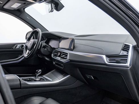 Used 2022 BMW X5 xDrive40i w/ Parking Assistance Package image 11