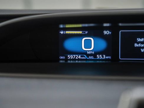 Certified 2021 Toyota Prius FWD image 46