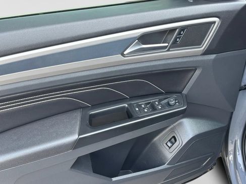 Used 2020 Volkswagen Atlas Cross Sport SEL FWD image 9
