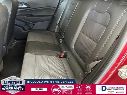 Used 2025 Chevrolet Trax LT FWD image 24