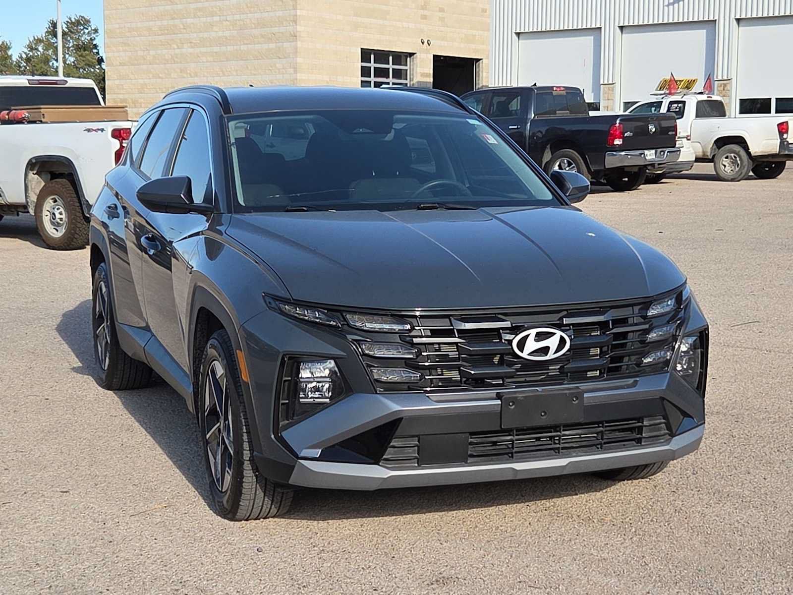 Used 2025 Hyundai Tucson SEL FWD image 3