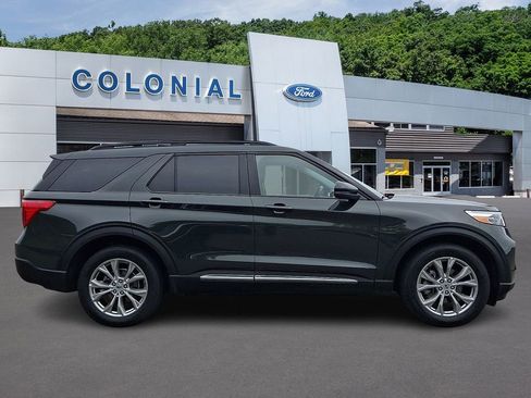 Used 2023 Ford Explorer XLT w/ Equipment Group 202A AWD/4WD image 7
