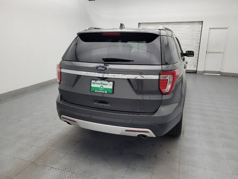Used 2017 Ford Explorer XLT w/ Equipment Group 202A FWD image 7