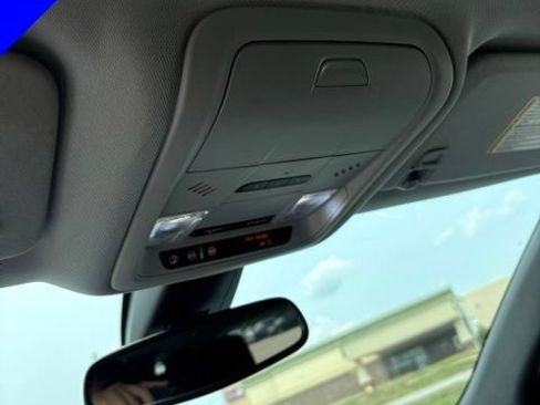 Used 2022 Chevrolet Blazer LT FWD image 23