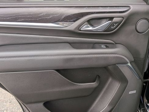 Used 2022 GMC Yukon Denali w/ Denali Premium Package image 27