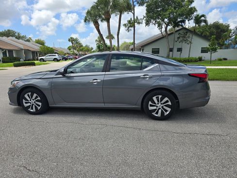 Used 2021 Nissan Altima 2.5 S w/ Driver Assist Package FWD image 8