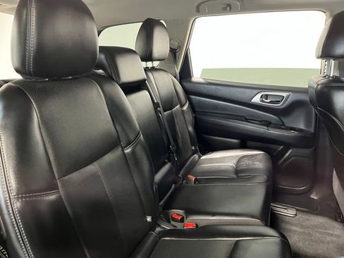 Used 2017 Nissan Pathfinder Platinum w/ Midnight Edition Package FWD image 13