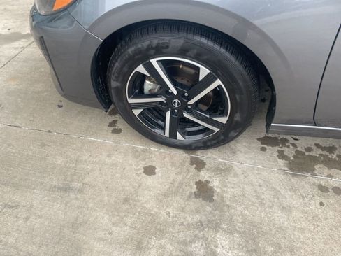 Used 2024 Nissan Sentra SV FWD image 25