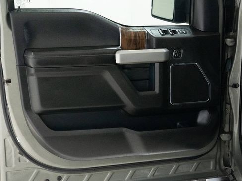 Used 2019 Ford F150 Lariat AWD/4WD image 21