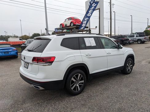 Certified 2022 Volkswagen Atlas SE image 8