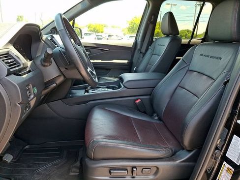 Used 2025 Honda Ridgeline Black Edition image 13