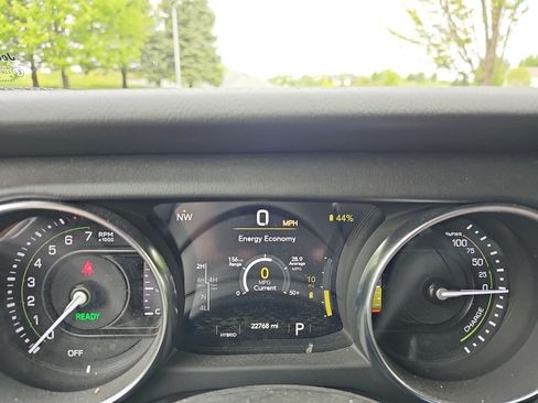 Used 2023 Jeep Wrangler Unlimited Sahara w/ Cold Weather Group AWD/4WD image 26