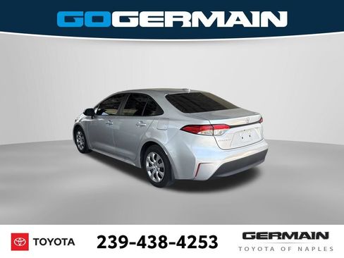 Used 2025 Toyota Corolla LE FWD image 5