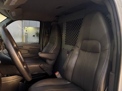 Used 2013 Chevrolet Express 2500 RWD image 42