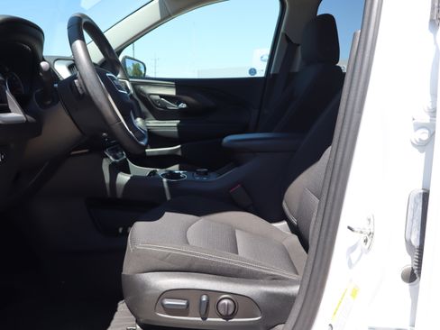 Used 2024 GMC Terrain SLE w/ Driver Convenience Package AWD/4WD image 9