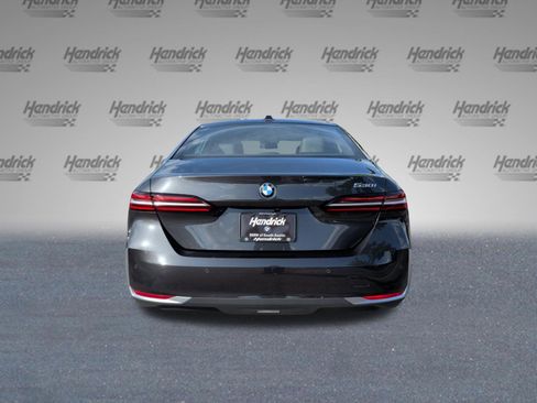 Certified 2026 BMW 530i RWD image 7