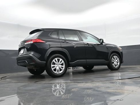 Used 2024 Toyota Corolla Cross L AWD/4WD image 35