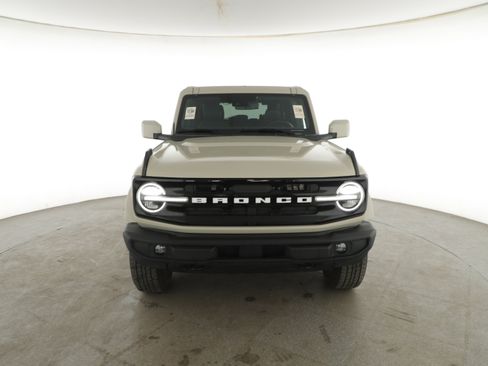 Used 2025 Ford Bronco Outer Banks image 2