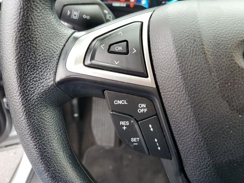 Used 2020 Ford Fusion SE image 21