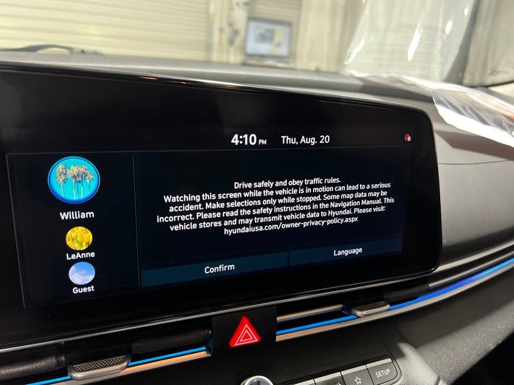 Used 2021 Hyundai Elantra Limited FWD image 25