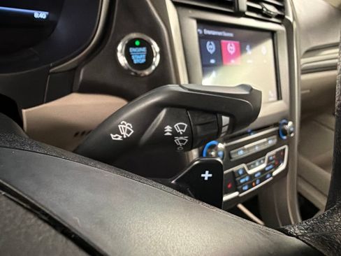 Certified 2018 Ford Fusion SE w/ Fusion SE Technology Package FWD image 20