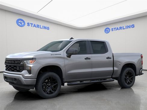 Used 2025 Chevrolet Silverado 1500 Custom w/ Turbomax Blackout Package image 2