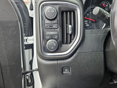 Used 2021 Chevrolet Silverado 1500 LT AWD/4WD image 15