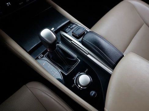 Used 2016 Lexus GS 200t 4dr Sedan RWD image 42