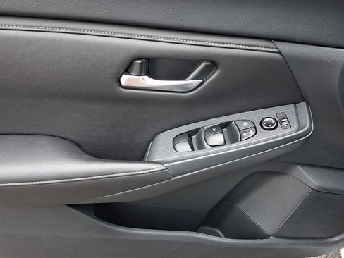 Certified 2025 Nissan Sentra SV FWD image 15