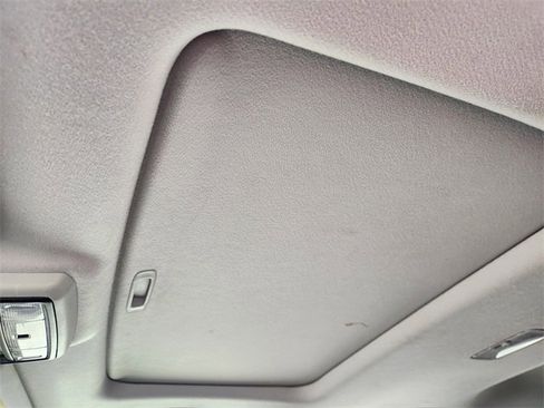 Used 2025 Chevrolet Traverse High Country FWD image 25